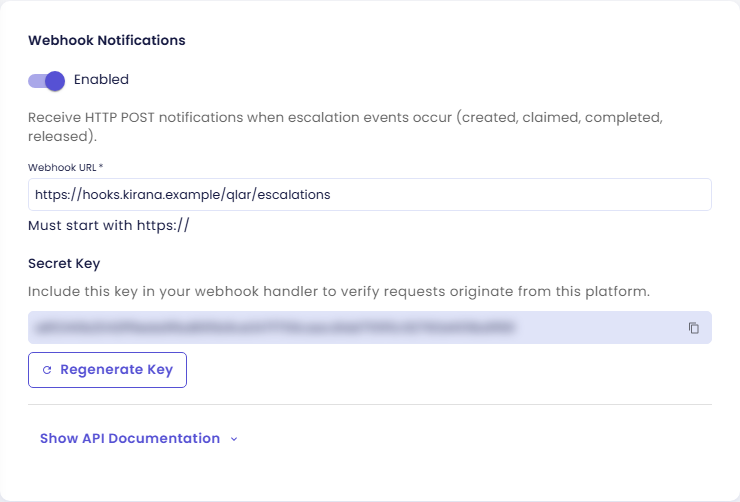 Kartu Webhook Notifications setelah disimpan: kotak Secret Key berisi key yang sudah dibuat (diburamkan di sini) dengan tombol copy, di atas tombol Regenerate Key